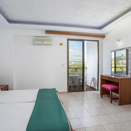Nikos Apartament *