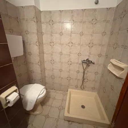 Nikos Apartament *