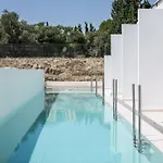 Nikos